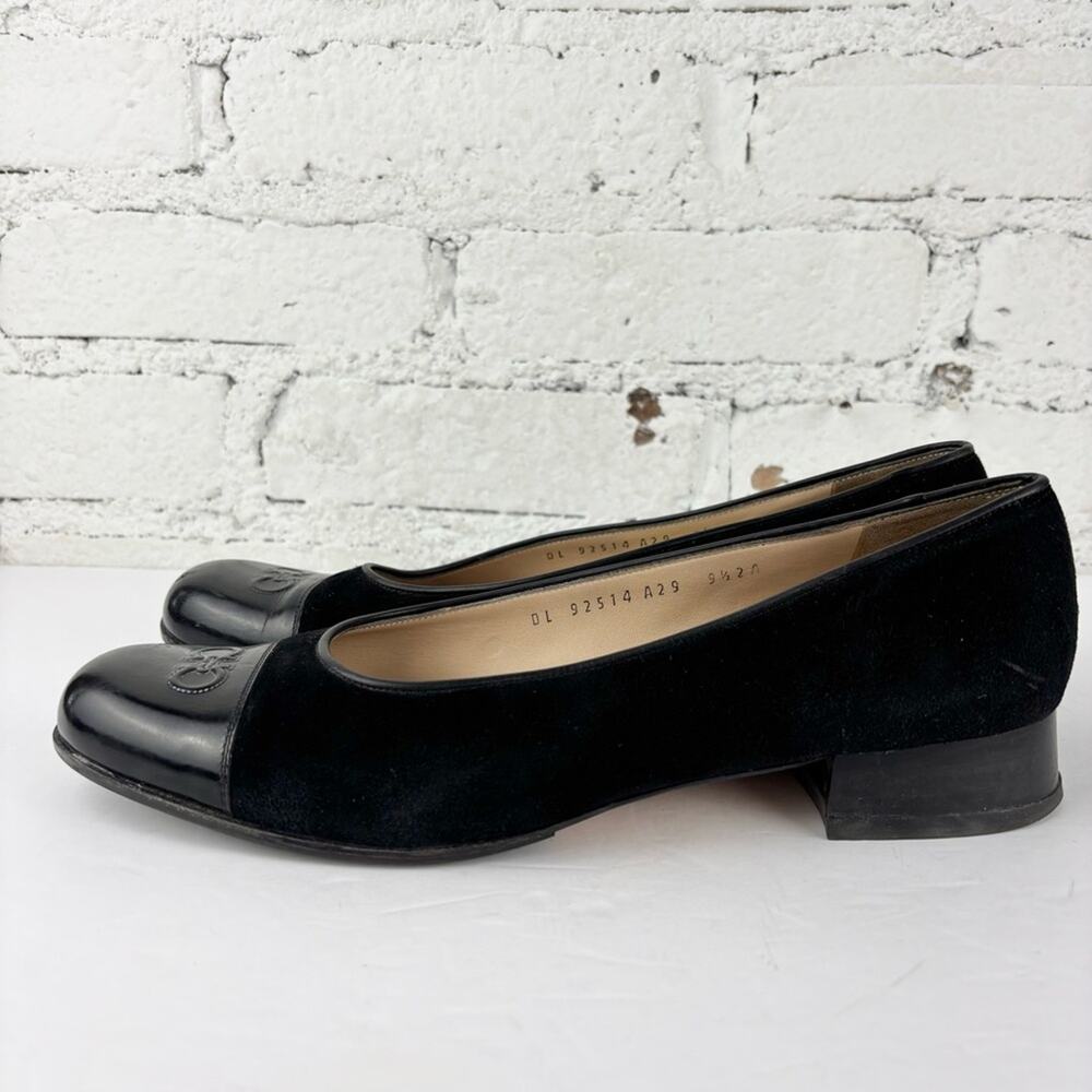 Vintage Salvador Ferragamo Gancini Flats